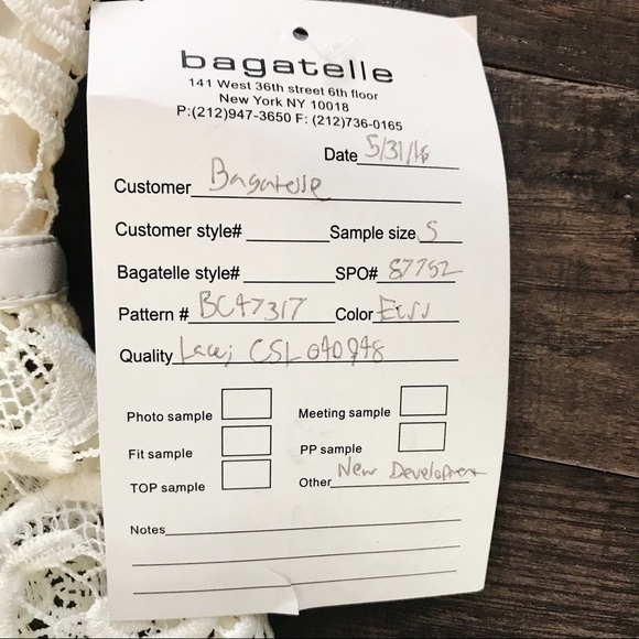 BAGATELLE Cream Lace Skirt Size Small - Picture 2 of 5